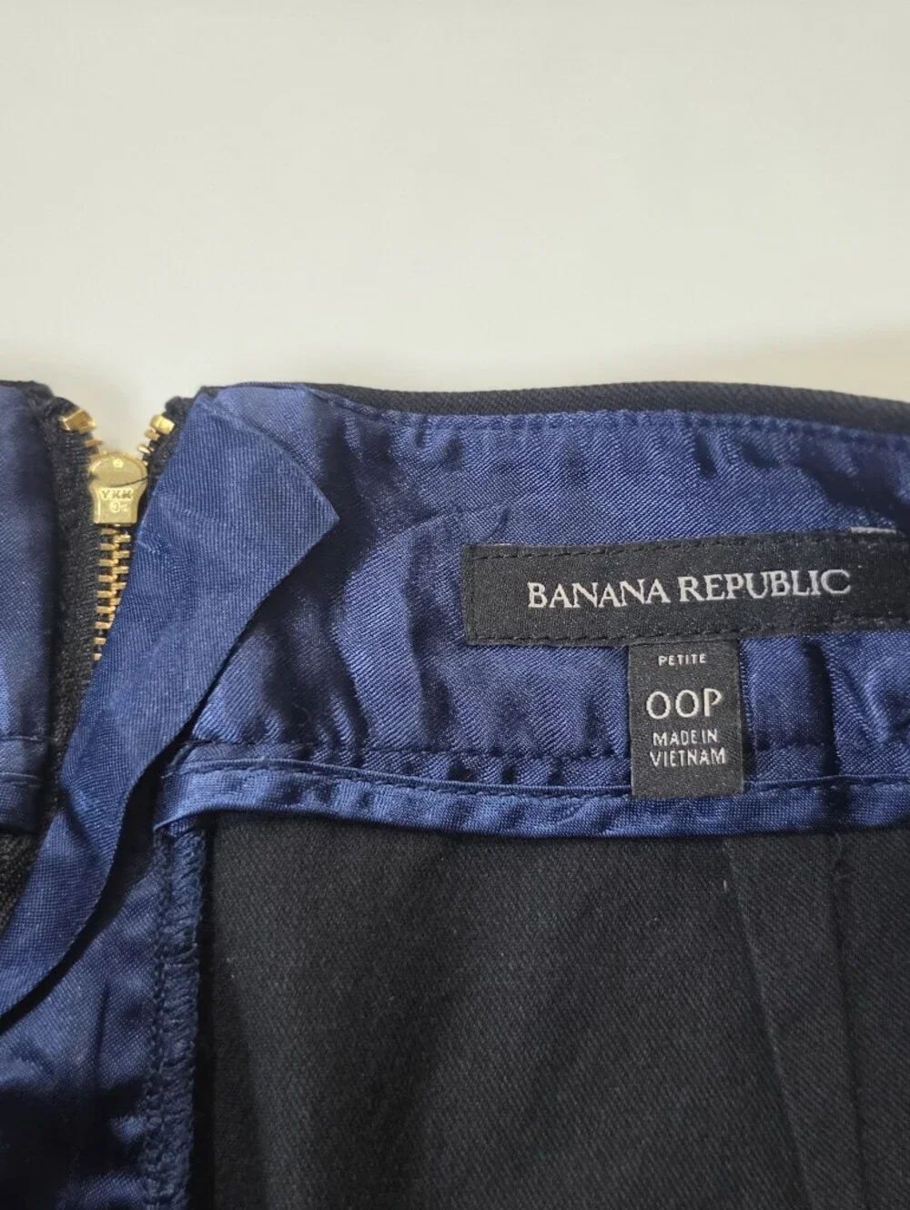 Banana Republic Pencil Skirt Womens Size 00P Black Zippered Pocket Career Wear